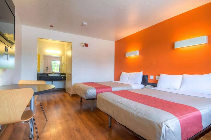 Room 14 of 36