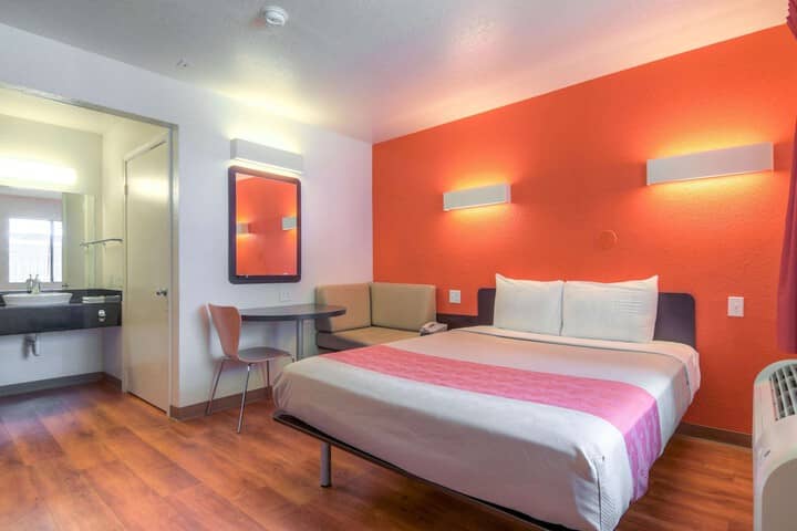 Room 12 of 36