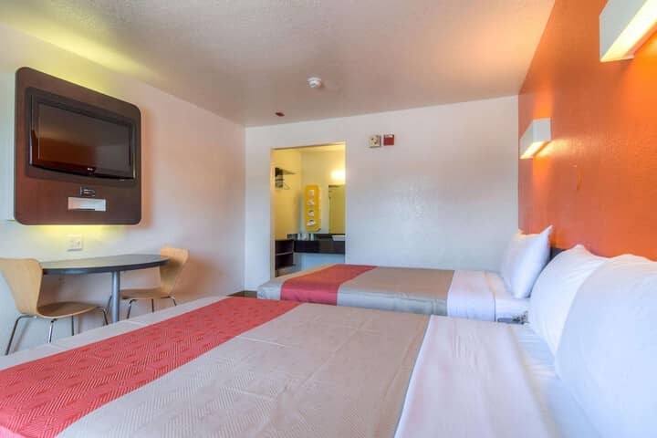 Room 15 of 36