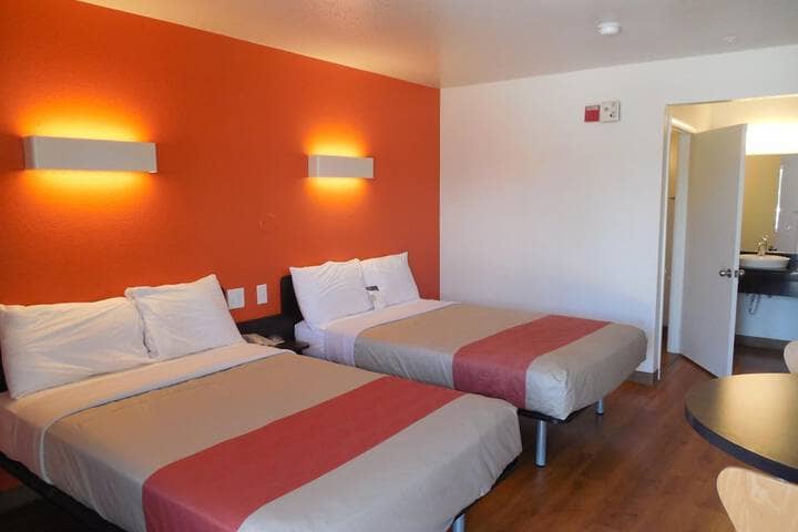 Room 7 of 36